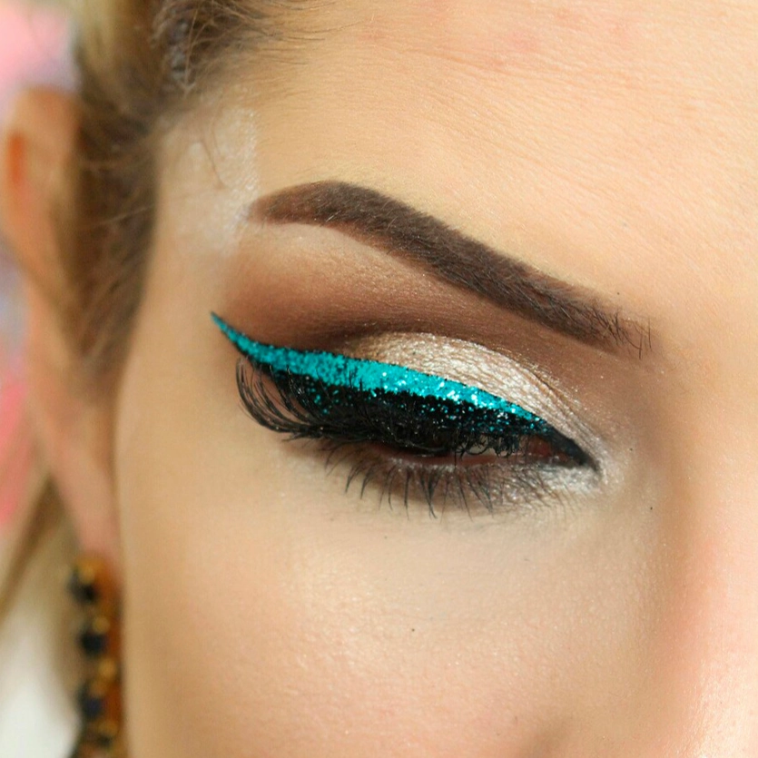 Eyeliner Sticker Black and Blue WINEHOUSE - 2 pairs