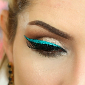 Eyeliner Sticker Black and Blue WINEHOUSE - 2 pairs