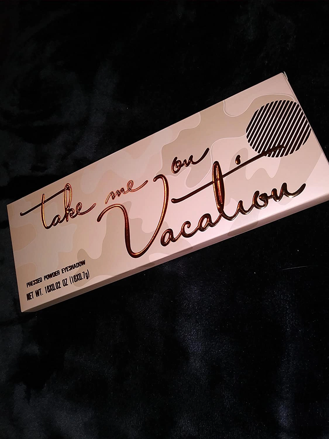 Kylie Cosmetics Take Me On Vacation  Kyshadow Pressed Powder Eyshadow Palette