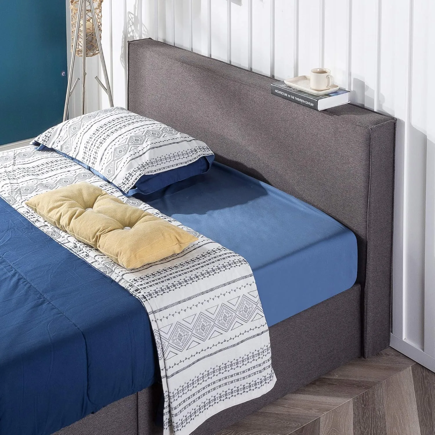 ZINUS Finley Upholstered Platform Bed Frame with Lifting Storage, Hydraulic Lifting Under Bed Storage, No Box Spring Needed, Easy Assembly, Full