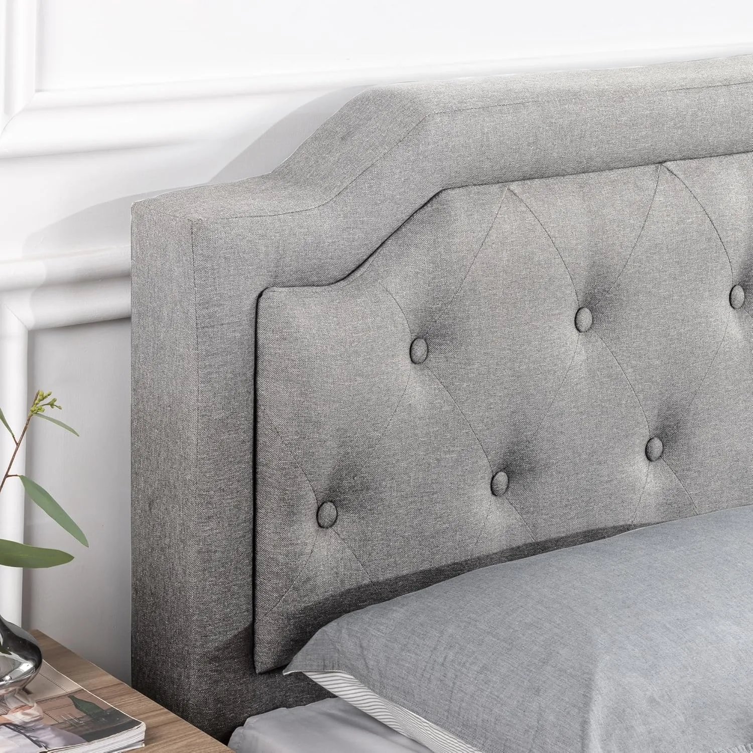 ZINUS Kellen Upholstered Scalloped Platform Bed Frame, Mattress Foundation, Wood Slat Support, No Box Spring Needed, Eco Friendly WonderBox (TM), Easy Assembly, Dark Grey, Full